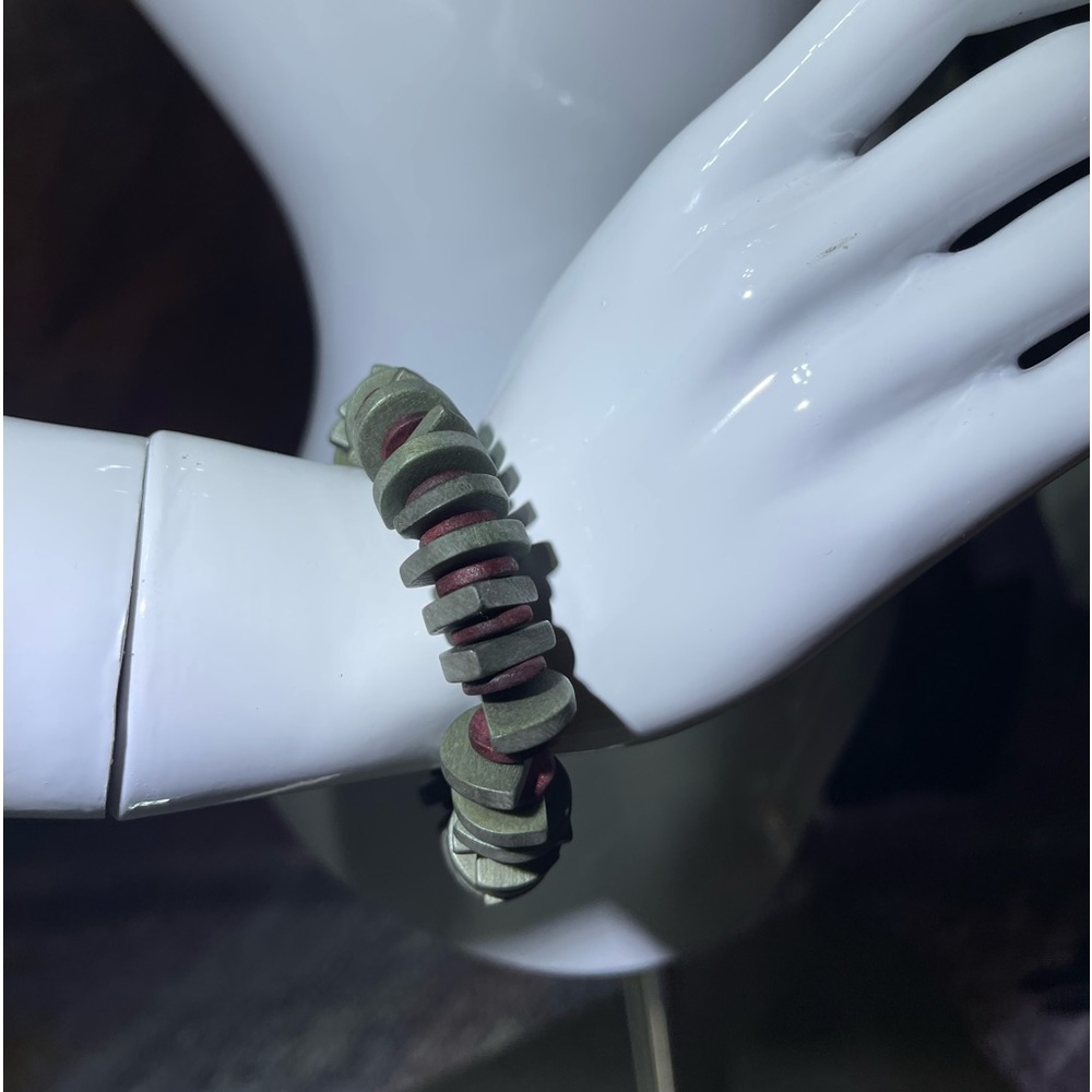 NWT Banago Gray & Purple Wood beaded bracelet